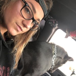 Meet your Posher, Elizabeth